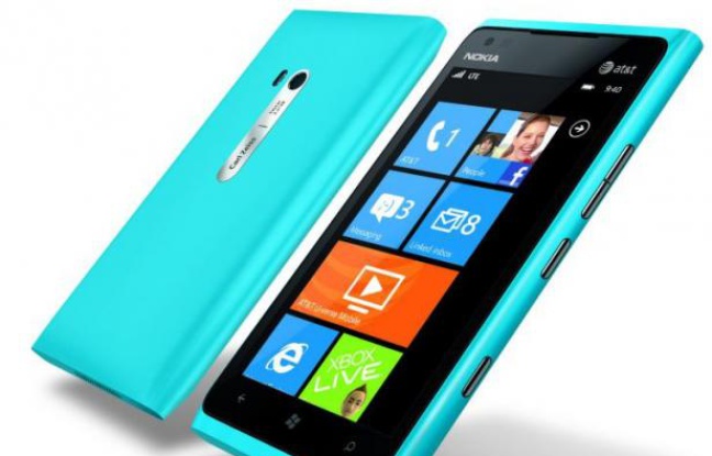 Le Nokia Lumia 900, présenté le 9 janvier 2012 au CES de Las Vegas, dont la date de sortie pour l'Europe n'a pas été précisée. Le Nokia Lumia 900, présenté le 9 janvier 2012 au CES de Las Vegas, dont la date de sortie pour l'Europe n'a pas été précisée.