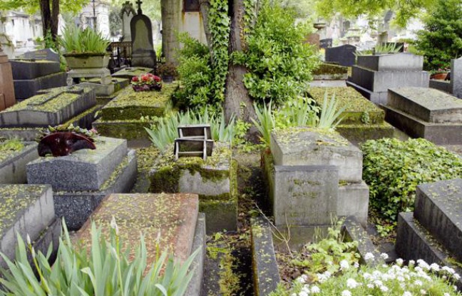 Le cimetière du Père Lachaise, à Paris. Le cimetière du Père Lachaise, à Paris.