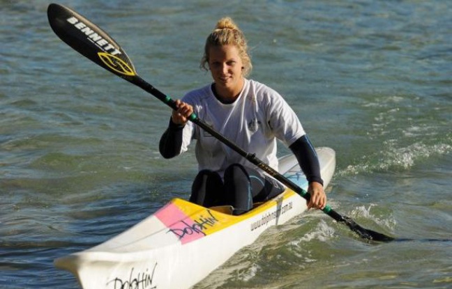 Dans son kayak de mer, Naomi Flood passe ses journées dans les vagues de Manly à aider les nageurs en perdition: fin juillet, elle sera aux JO de Londres, perpétuant une tradition qui remonte à 1908 pour les secouristes en mer de la célèbre plage de Sydney. Dans son kayak de mer, Naomi Flood passe ses journées dans les vagues de Manly à aider les nageurs en perdition: fin juillet, elle sera aux JO de Londres, perpétuant une tradition qui remonte à 1908 pour les secouristes en mer de la célèbre plage de Sydney.