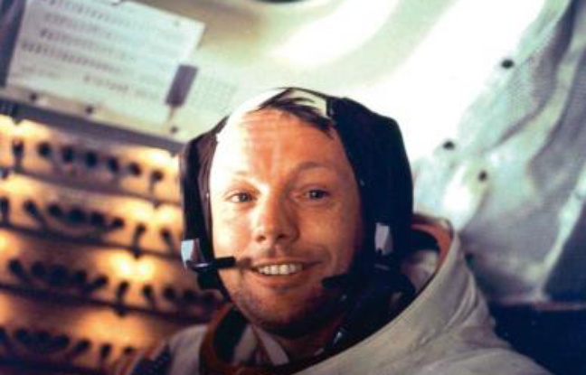 Il s'était posé sur la lune à bord du module Eagle en juillet 1969, et avait assuré sa place dans l'Histoire en déclarant, en foulant le sol lunaire : "C'est un petit pas pour l'homme mais un bond de géant de l'humanité". Il s'était posé sur la lune à bord du module Eagle en juillet 1969, et avait assuré sa place dans l'Histoire en déclarant, en foulant le sol lunaire : "C'est un petit pas pour l'homme mais un bond de géant de l'humanité".
