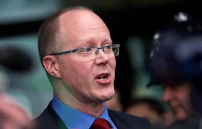 Le directeur général de la BBC, George Entwistle, a démissionné samedi après la diffusion d'une enquête accusant à tort de pédophilie un ex-mandarin conservateur de l'ère Thatcher. Le directeur général de la BBC, George Entwistle, a démissionné samedi après la diffusion d'une enquête accusant à tort de pédophilie un ex-mandarin conservateur de l'ère Thatcher.