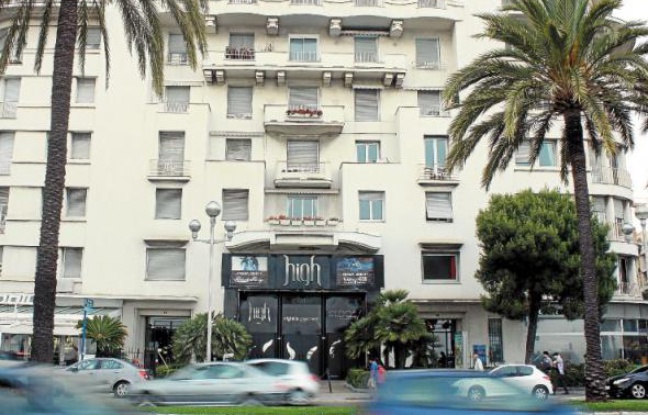 Le High club, la plus importante discothèque de Nice, située sur la promenade des Anglais, est visé par l'association. Le High club, la plus importante discothèque de Nice, située sur la promenade des Anglais, est visé par l'association.