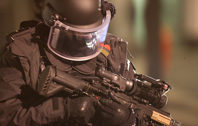 Le RAID a mené une opération à Reims dans le cadre de l'enquête sur l'attentat contre Charlie Hebdo. Le RAID a mené une opération à Reims dans le cadre de l'enquête sur l'attentat contre Charlie Hebdo.