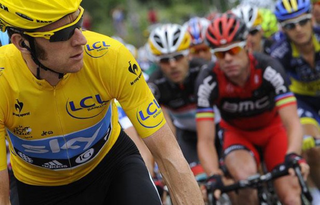 Bradley Wiggins, le maillot jaune du Tour de France, le 14 juillet 2012, au Cap d'Agde. Bradley Wiggins, le maillot jaune du Tour de France, le 14 juillet 2012, au Cap d'Agde.