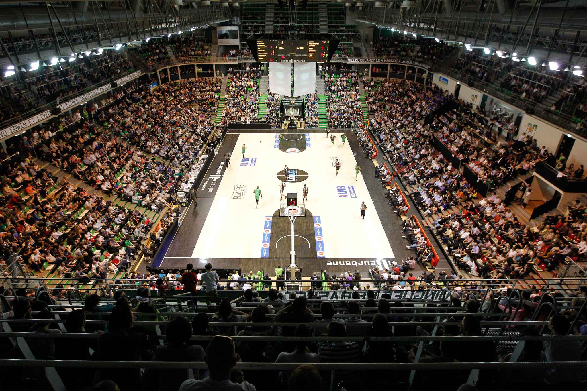 http://img.20mn.fr/woEXoTBEQj6I3dNr2yOCeg/2048x1536-fit_l-astroballe-lors-du-match-de-basket-de-pro-a-quart-de-play-off-a-l-astroballe-de-villeurbanne-lyon.jpg