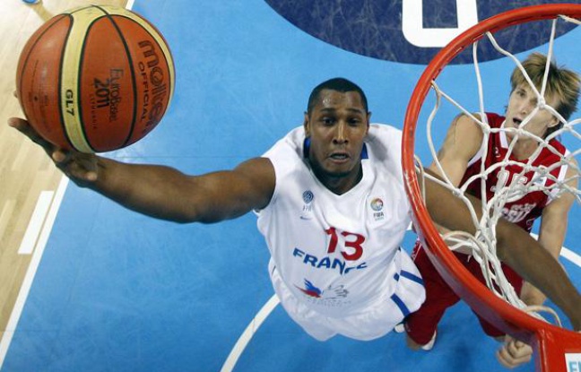 Boris Diaw face à Andreï Kirilenko lors de la victoire des Bleus face aux Russes lors de l'EuroBasket 2011, le 16 septembre 2011, à Kaunas. Boris Diaw face à Andreï Kirilenko lors de la victoire des Bleus face aux Russes lors de l'EuroBasket 2011, le 16 septembre 2011, à Kaunas.