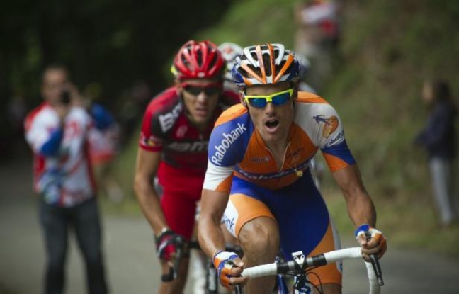 L'Espagnol Luis Leon Sanchez (Rabobank) a remporté en solitaire la 14e étape du Tour de France, dimanche, à Foix (sud), dans une étape troublée par un jet de clous dans le final devant le peloton L'Espagnol Luis Leon Sanchez (Rabobank) a remporté en solitaire la 14e étape du Tour de France, dimanche, à Foix (sud), dans une étape troublée par un jet de clous dans le final devant le peloton