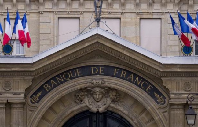 Le déficit des transactions courantes de la France s'est légèrement réduit à 4,1 milliards d'euros en mai, après s'être établi à 4,4 milliards en avril (chiffre révisé à la hausse), a annoncé mercredi la Banque de France (BdF). Le déficit des transactions courantes de la France s'est légèrement réduit à 4,1 milliards d'euros en mai, après s'être établi à 4,4 milliards en avril (chiffre révisé à la hausse), a annoncé mercredi la Banque de France (BdF).