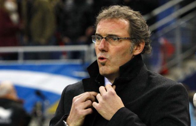 Laurent Blanc sur le banc de l'équipe de France lors de la réception de la Belgique au Stade de France Laurent Blanc sur le banc de l'équipe de France lors de la réception de la Belgique au Stade de France