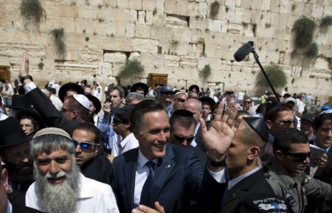Le candidat républicain à la présidentielle américaine, Mitt Romney, a souligné la "menace" représentée par un Iran doté de l'arme nucléaire et affirmé le droit d'Israël "à se défendre", lors d'une visite dimanche à Jérusalem. Le candidat républicain à la présidentielle américaine, Mitt Romney, a souligné la "menace" représentée par un Iran doté de l'arme nucléaire et affirmé le droit d'Israël "à se défendre", lors d'une visite dimanche à Jérusalem.