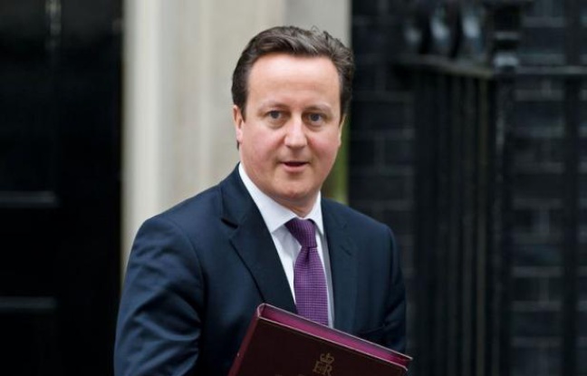 Le Premier ministre britannique David Cameron effectue jeudi une visite surprise à Tripoli, quelques jours après la mise en garde de Londres contre des menaces visant les Occidentaux à Benghazi et son ambassade à Tripoli. Le Premier ministre britannique David Cameron effectue jeudi une visite surprise à Tripoli, quelques jours après la mise en garde de Londres contre des menaces visant les Occidentaux à Benghazi et son ambassade à Tripoli.