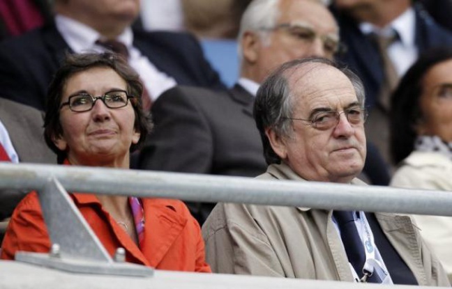 La ministre des Sports, Valérie Fourneyron, a déclaré vendredi à Saint-Etienne que 40 millions d'euros manquants pour le financement des stades de l'Euro-2016 seraient prélevés sur le "sport pour tous". La ministre des Sports, Valérie Fourneyron, a déclaré vendredi à Saint-Etienne que 40 millions d'euros manquants pour le financement des stades de l'Euro-2016 seraient prélevés sur le "sport pour tous".