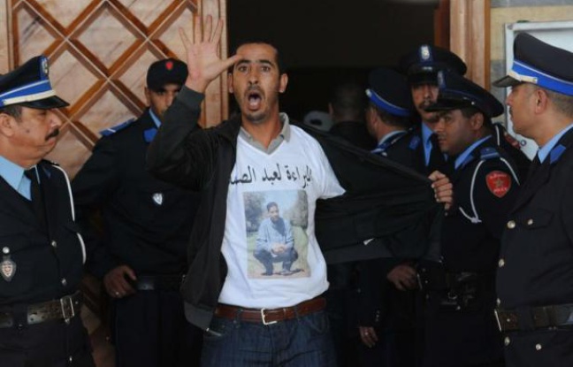 Le procès des auteurs présumés de l'attentat à la bombe de Marrakech en avril, qui a fait 17 morts dont onze étrangers, a connu son épilogue vendredi avec la condamnation à la peine capitale du principal accusé et à la perpétuité pour son complice. Le procès des auteurs présumés de l'attentat à la bombe de Marrakech en avril, qui a fait 17 morts dont onze étrangers, a connu son épilogue vendredi avec la condamnation à la peine capitale du principal accusé et à la perpétuité pour son complice.