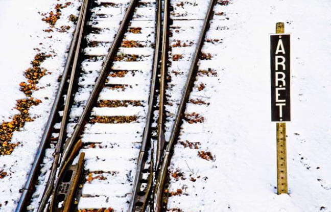 Chemin de fer sous la neige, illustration Chemin de fer sous la neige, illustration