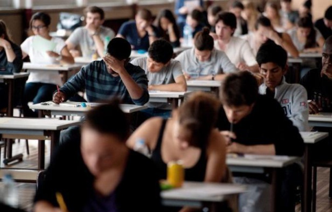 Ils viennent d'empocher le bac mais s'en souviennent déjà comme d'une promenade de santé: 45 jeunes de quartiers défavorisés planchent sur le campus de Polytechnique pour se préparer à "la claque" de la rentrée en prépa ou fac de médecine. Ils viennent d'empocher le bac mais s'en souviennent déjà comme d'une promenade de santé: 45 jeunes de quartiers défavorisés planchent sur le campus de Polytechnique pour se préparer à "la claque" de la rentrée en prépa ou fac de médecine.