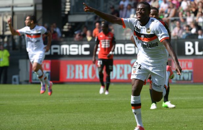 Le milieu de terrain lorientais Alain Traoré, le 16 septembre 2012 contre le stade rennais. Le milieu de terrain lorientais Alain Traoré, le 16 septembre 2012 contre le stade rennais.