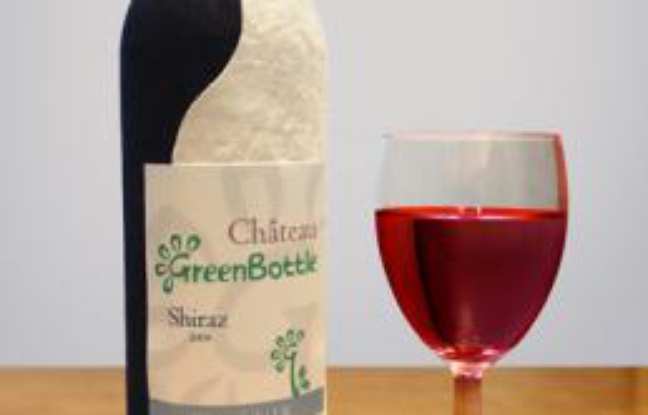La bouteille de vin en papier de Greenbottle. La bouteille de vin en papier de Greenbottle.