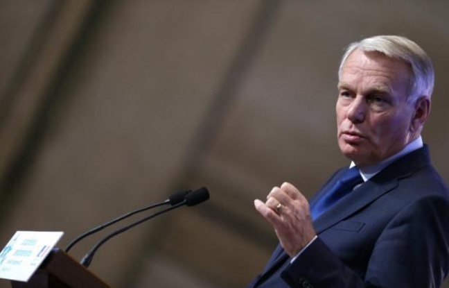 Jean-Marc Ayrault met en garde ceux qui, dans sa majorité, ne veulent pas ratifier le traité budgétaire européen, en faisant valoir que "la conséquence logique de leur démarche, c'est la sortie de l'euro", dans une interview à Médiapart publiée dimanche. Jean-Marc Ayrault met en garde ceux qui, dans sa majorité, ne veulent pas ratifier le traité budgétaire européen, en faisant valoir que "la conséquence logique de leur démarche, c'est la sortie de l'euro", dans une interview à Médiapart publiée dimanche.