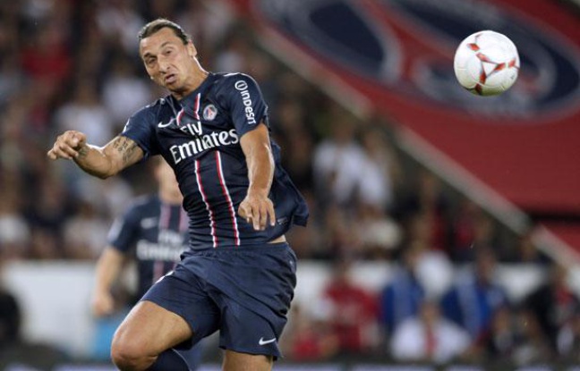 Zlatan Ibrahimovic, l'attaquant du PSG, le 11 août 2012, contre Lorient, au Parc des Princes. Zlatan Ibrahimovic, l'attaquant du PSG, le 11 août 2012, contre Lorient, au Parc des Princes.