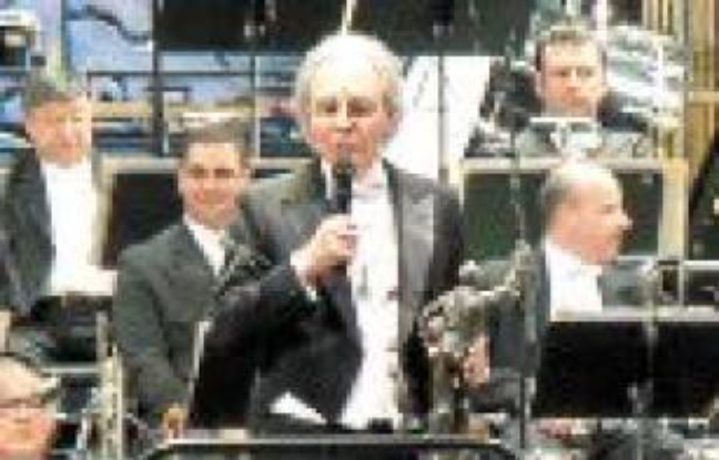 Le compositeur Lalo Schifrin. Le compositeur Lalo Schifrin.