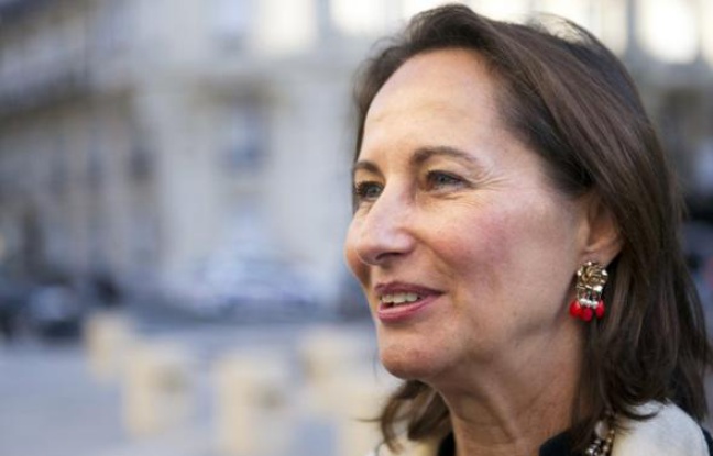 L'ex-candidate socialiste à la présidentielle Ségolène Royal a assuré mercredi que Nicolas Sarkozy est "très bon acteur", lorsqu'il dit n'avoir pas pris sa décision pour une candidature en 2012. L'ex-candidate socialiste à la présidentielle Ségolène Royal a assuré mercredi que Nicolas Sarkozy est "très bon acteur", lorsqu'il dit n'avoir pas pris sa décision pour une candidature en 2012.