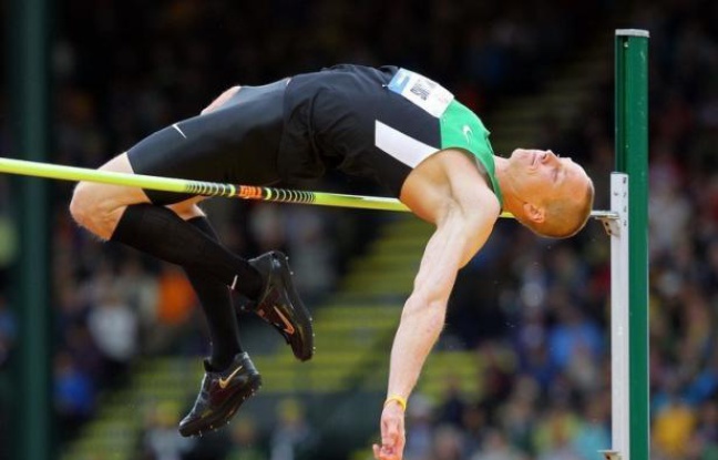 Le champion du monde en titre du saut en hauteur Jesse Williams a failli manquer le vol pour Londres et les jeux Olympiques en ne prenant que la 4e place de l'épreuve aux sélections américaines, lundi à Eugene (Oregon) lors d'une 5e journée de compétition encore humide. Le champion du monde en titre du saut en hauteur Jesse Williams a failli manquer le vol pour Londres et les jeux Olympiques en ne prenant que la 4e place de l'épreuve aux sélections américaines, lundi à Eugene (Oregon) lors d'une 5e journée de compétition encore humide.