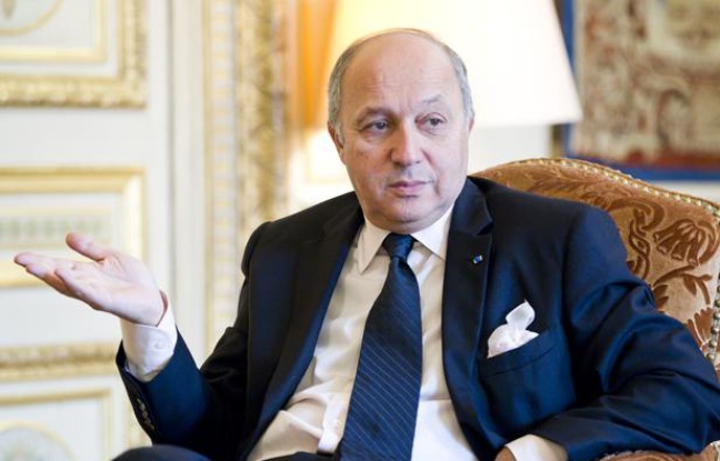 Laurent Fabius, ministre des Affaires étrangères, en interview dans son bureau du Quai d'Orsay, le 19 février 2013. Laurent Fabius, ministre des Affaires étrangères, en interview dans son bureau du Quai d'Orsay, le 19 février 2013.