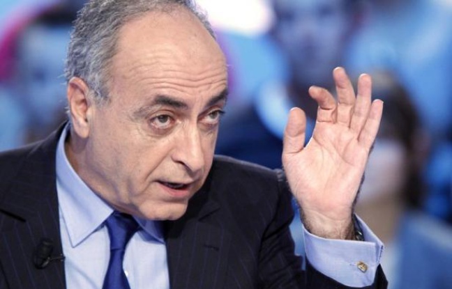 L'homme d'affaires franco-libanais Ziad Takieddine, dénonce dans un livre à paraître jeudi, "l'instrumentalisation" contre Nicolas Sarkozy de l'affaire Karachi par les juges d'instruction qui l'ont mis en examen. L'homme d'affaires franco-libanais Ziad Takieddine, dénonce dans un livre à paraître jeudi, "l'instrumentalisation" contre Nicolas Sarkozy de l'affaire Karachi par les juges d'instruction qui l'ont mis en examen.