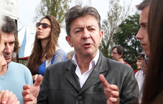 Vioelnt protest against the construction of the dam of Sivens near Lisle-sur-Tarn, southern France, on October 25, 2014.
pic: Jean Luc Melenchon/SEVGI_132431/Credit:SEVGI/SIPA/1410261338 Vioelnt protest against the construction of the dam of Sivens near Lisle-sur-Tarn, southern France, on October 25, 2014.
pic: Jean Luc Melenchon/SEVGI_132431/Credit:SEVGI/SIPA/1410261338