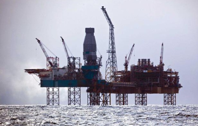 La plateforme de Total en mer du Nord, au large de l'Ecosse, le 3 avril 2012. La plateforme de Total en mer du Nord, au large de l'Ecosse, le 3 avril 2012.
