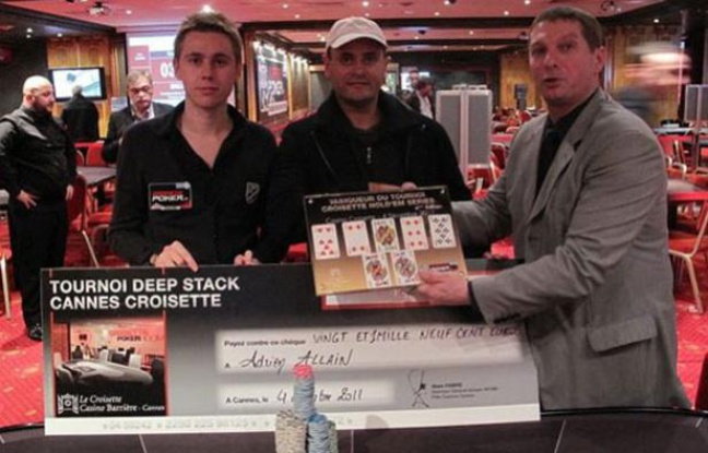 Adrien Allain (à gauche) a remporté pour la deuxième fois consécutive le Cannes Croisette Hold em poker series Adrien Allain (à gauche) a remporté pour la deuxième fois consécutive le Cannes Croisette Hold em poker series