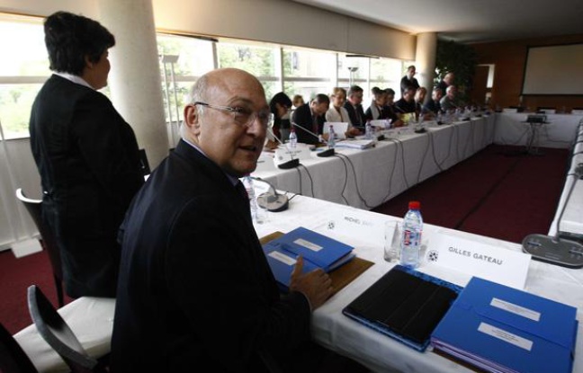 Michel Sapin, le minitre du Travail, lors de la conférence sociale du 9 juillet 2012. Michel Sapin, le minitre du Travail, lors de la conférence sociale du 9 juillet 2012.