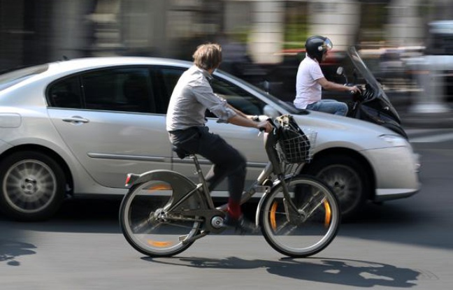 En 2014, les vélos ont grappillé du terrain sur les voitures, note l'observatoire 2014 des déplacements à Paris. En 2014, les vélos ont grappillé du terrain sur les voitures, note l'observatoire 2014 des déplacements à Paris.