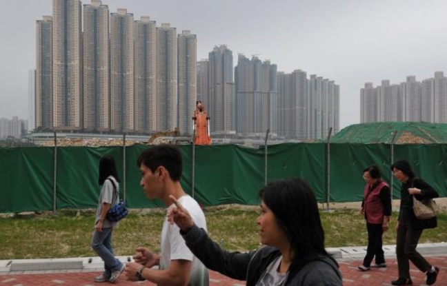 Les prix moyens de l'immobilier en Chine ont poursuivi en avril leur mouvement de baisse pour le septième mois consécutif, selon les chiffres rapportés vendredi par le gouvernement. Les prix moyens de l'immobilier en Chine ont poursuivi en avril leur mouvement de baisse pour le septième mois consécutif, selon les chiffres rapportés vendredi par le gouvernement.