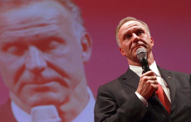 Karl-Heinz Rummenigge, après la finale de Ligue des champions entre le Bayern et Chelsea, le 20 mai 2012 à Munich. Karl-Heinz Rummenigge, après la finale de Ligue des champions entre le Bayern et Chelsea, le 20 mai 2012 à Munich.