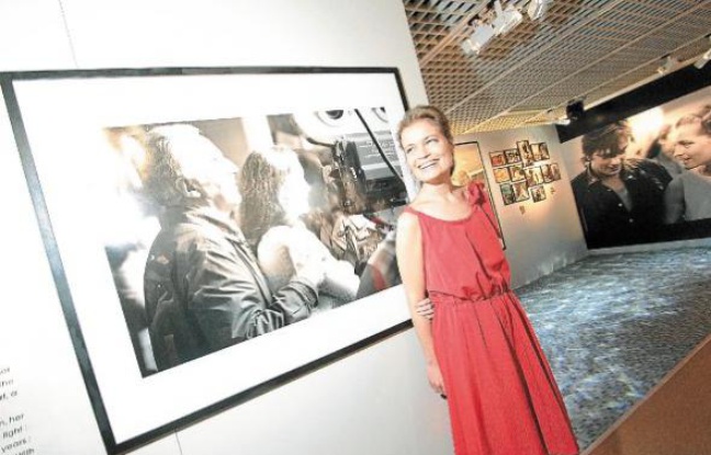 Sarah Biasini (en haut), la fille de l'actrice, ce lundi à Cannes. Sarah Biasini (en haut), la fille de l'actrice, ce lundi à Cannes.