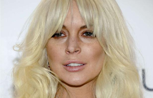 Lindsay Lohan le 8 février 2012 lors d'un dîner de gala, à New York Lindsay Lohan le 8 février 2012 lors d'un dîner de gala, à New York