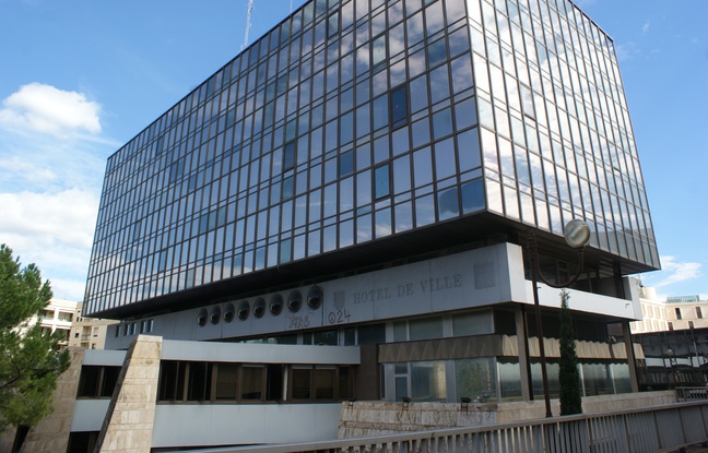 L'ancienne mairie de Montpellier contient une partie des archives municipales de la ville. De l'amiante a été retrouvé sur des dossiers