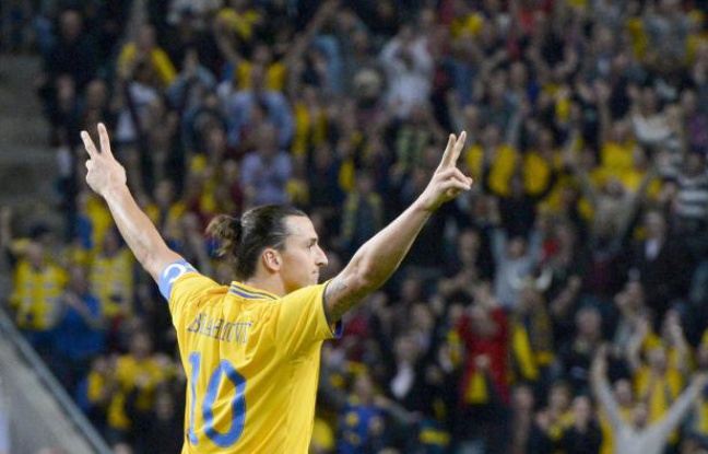 L'attaquant international suédois Zlatan Ibrahimovic, lors d'un macth contre l'Angleterre au cours duquel il inscrit un quadruplé. L'attaquant international suédois Zlatan Ibrahimovic, lors d'un macth contre l'Angleterre au cours duquel il inscrit un quadruplé.