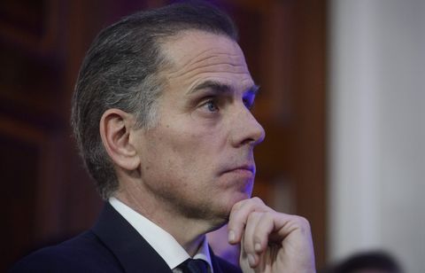 Le fils de Joe Biden invite George Clooney à « aller se faire foutre »