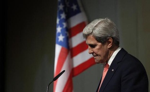 Le secrétaire d'Etat américain John Kerry, après une conférence de presse, à Genève, le 10 novembre 2013