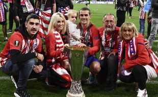 Théo (à gauche) et Antoine Griezmann se lancent à leur tour dans l'e-sport.