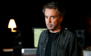 Le compositeur Jean-Michel Jarre, le 30 septembre 2015 dans son studio de Bougival, à l'ouest de Paris