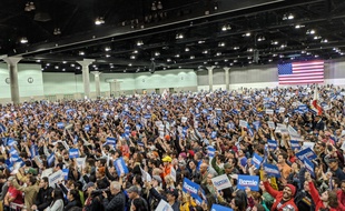 Plus de 15.000 personnes ont participé à un meeting de Bernie Sanders à Los Angeles, le 1er mars 2020.