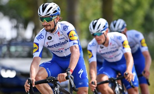 Julian Alaphilippe au premier plan