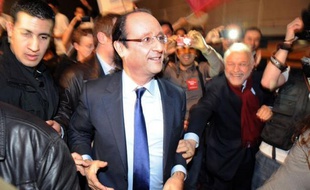 François Hollande, candidat PS à la présidentielle, s'est engagé samedi à "ouvrir une conférence environnementale qui prévoira un agenda, des priorités et des moyens", s'il est élu président de la République.