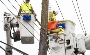 Le deuxième mandat de Barack Obama, conquis en pleine crise énergétique liée à l'ouragan Sandy, devrait mettre l'accent sur la modernisation du réseau électrique américain, les énergies renouvelables, et l'accélération du forage de gaz et pétrole de schiste.