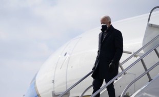 Joe Biden se montre néanmoins optimiste pour mettre fin à l'épidémie d'ici 2022