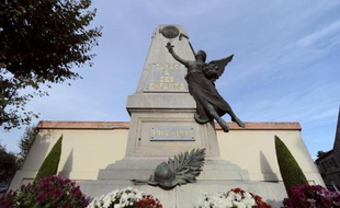 Loin d'être unique et partagée, la mémoire de la Grande Guerre est aussi diverse que les dizaines de pays qui ont participé au conflit. Avec un fort clivage entre les nations qui ont gardé vivant le souvenir de 14-18 et celles où il a été effacé par les bouleversements ultérieurs de la 2e Guerre mondiale.