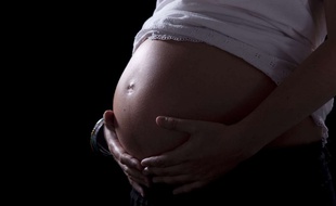 Une femme enceinte (illustration).